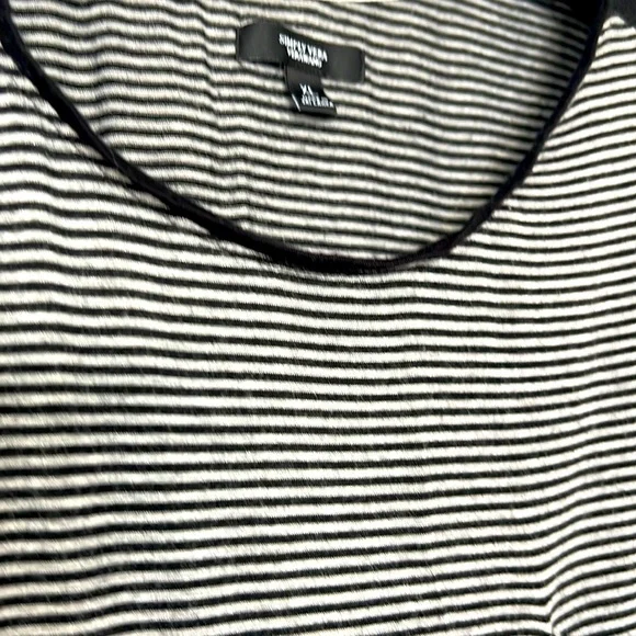 Simply vera Vera Wang black and gray, striped blouse, size XL. Super soft.Cute - Picture 6 of 10